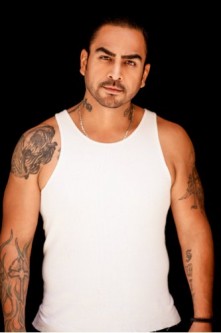 Anthony L. Fernandez fotoğrafı