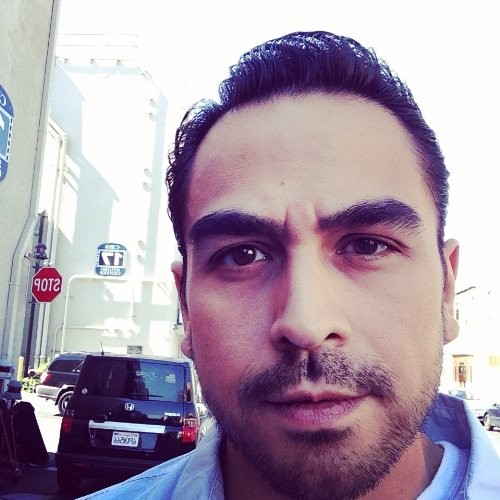 Anthony L. Fernandez fotoğrafı