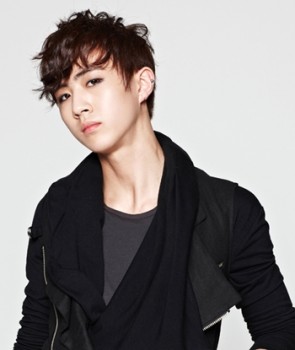 Lee Seung-Yeop fotoğrafı