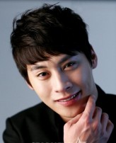 Jung Eun-woo fotoğrafı