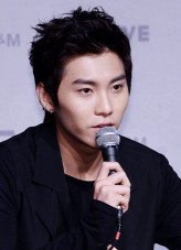 Song Seung-Hyun fotoğrafı