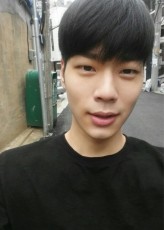 Kim Jong-Hoon fotoğrafı