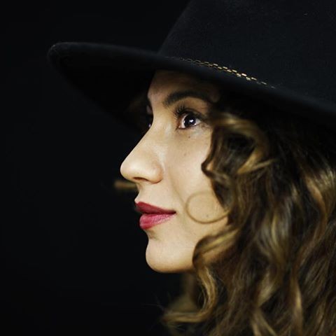 Esra İnal fotoğrafı