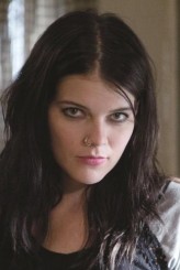 Emma Greenwell fotoğrafı