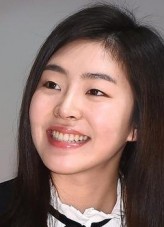 Shin Yoon-joo fotoğrafı