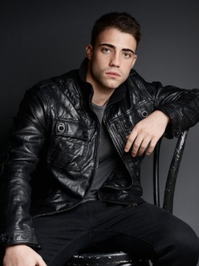 Lester Ellis Jr. Fotoğrafı