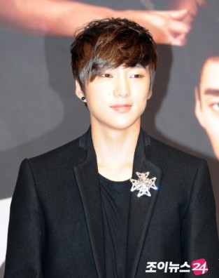 Kang Seung-yoon fotoğrafı
