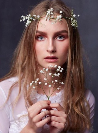 Olivia DeJonge fotoğrafı