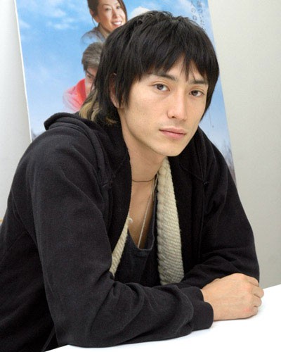 Yûsuke Iseya fotoğrafı