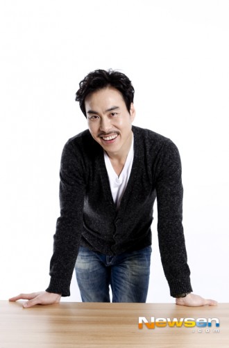 Min Moo-je fotoğrafı