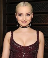 Dove Cameron Fotoğrafı