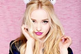 Dove Cameron Fotoğrafı