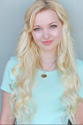 Dove Cameron Fotoğrafı