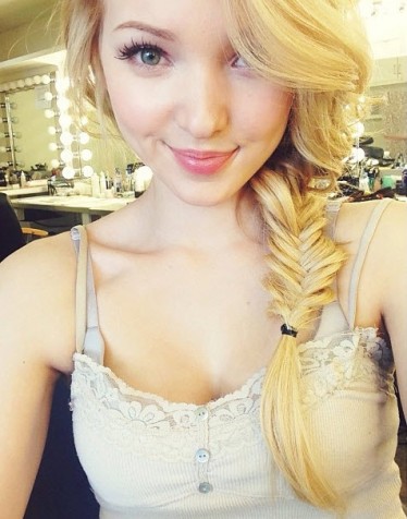 Dove Cameron Fotoğrafı
