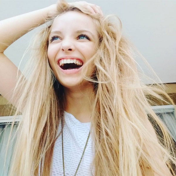 Dove Cameron Fotoğrafı