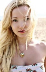 Dove Cameron Fotoğrafı