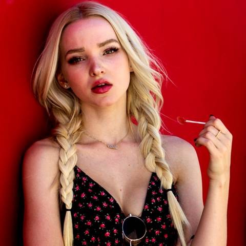 Dove Cameron Fotoğrafı