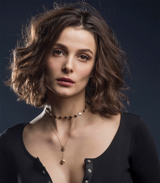 Büşra Develi Fotoğrafı