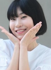 Lee Se-young (i) fotoğrafı