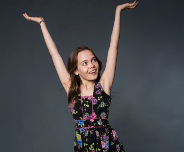 Oona Laurence Fotoğrafı