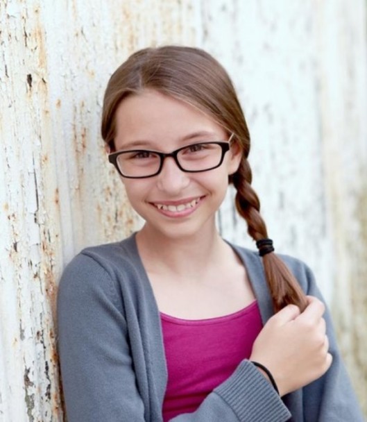 Oona Laurence Fotoğrafı