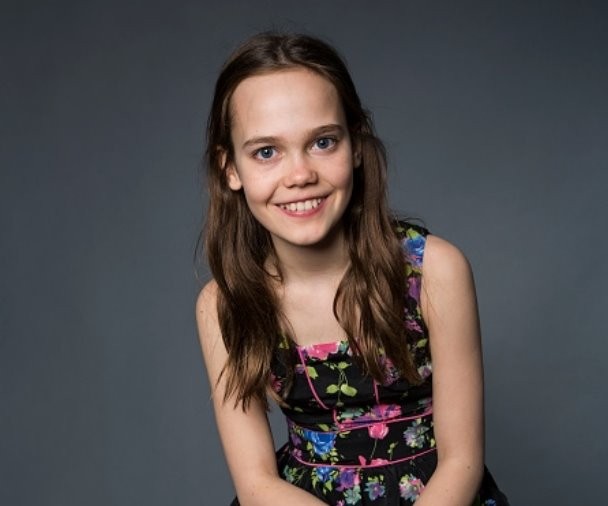 Oona Laurence Fotoğrafı
