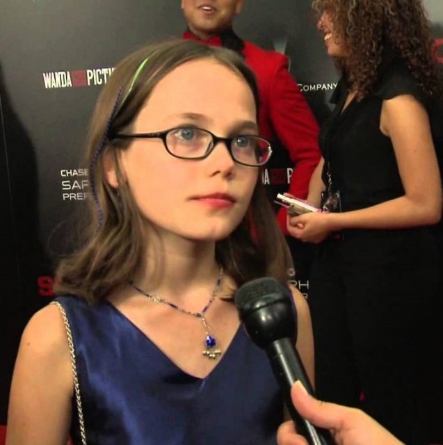 Oona Laurence Fotoğrafı