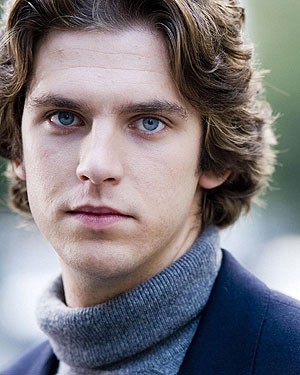 Dan Stevens Fotoğrafı