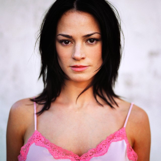 Lucie Laurier Fotoğrafı