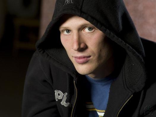 Zach Gilford Fotoğrafı