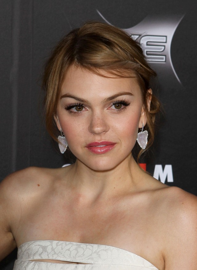 Aimee Teegarden Fotoğrafı