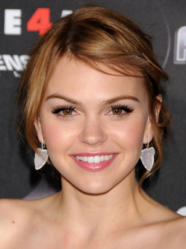 Aimee Teegarden Fotoğrafı