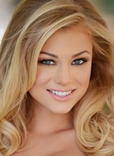 Nikki Leigh fotoğrafı