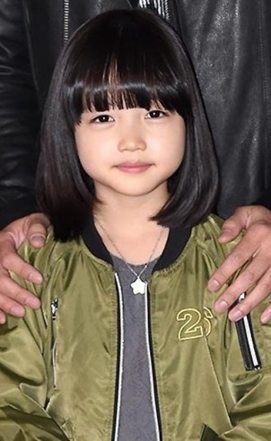 Choi Yoo-Ri fotoğrafı