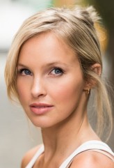 Alicia Banit fotoğrafı