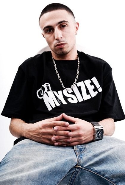 Adam Deacon fotoğrafı
