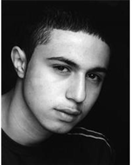 Adam Deacon fotoğrafı