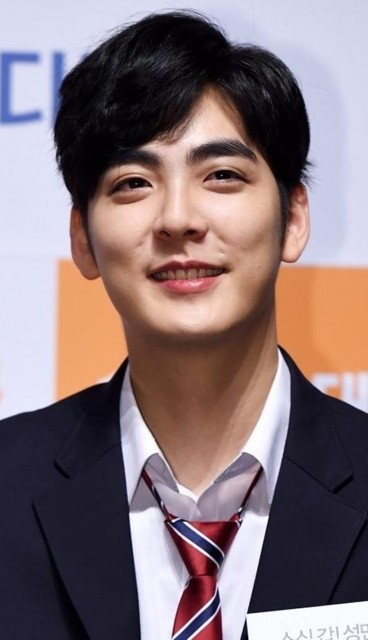 Moon Yong-suk Fotoğrafı