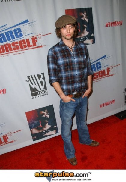 Jackson Rathbone Fotoğrafı