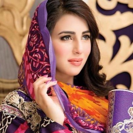 Ushna Shah fotoğrafı