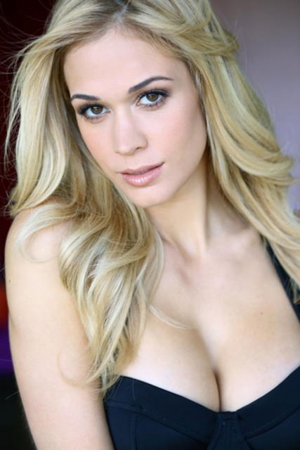 Lauren Compton Fotoğrafı