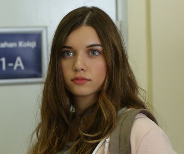 Afra Saraçoğlu Fotoğrafı