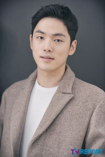 Kim Jung-hyun (i) Fotoğrafı