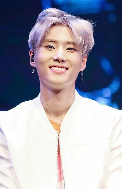 Kang Young-hyun fotoğrafı