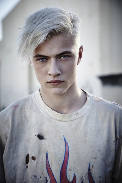 Lucky Blue Smith fotoğrafı