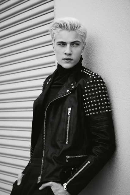 Lucky Blue Smith fotoğrafı