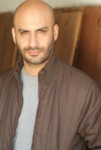 Michael Benyaer fotoğrafı