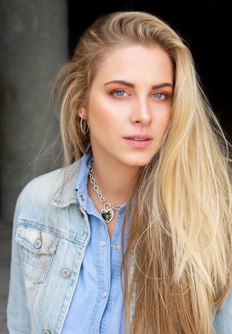 Taylor  Kalupa  Fotoğrafı