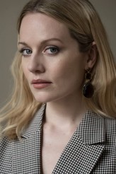 Cara  Theobold fotoğrafı