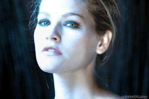 Kelly Overton Fotoğrafı